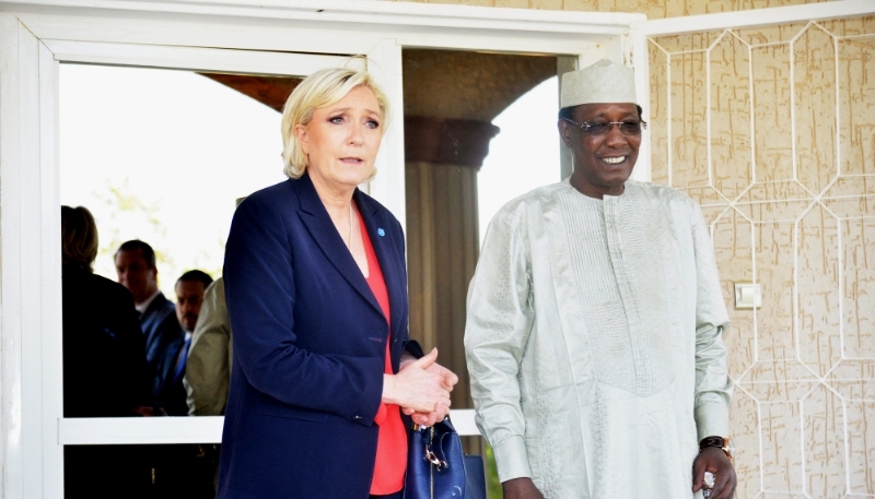 Marine Le Pen et Idriss Déby Itno au Tchad, le 21 mars 2017.