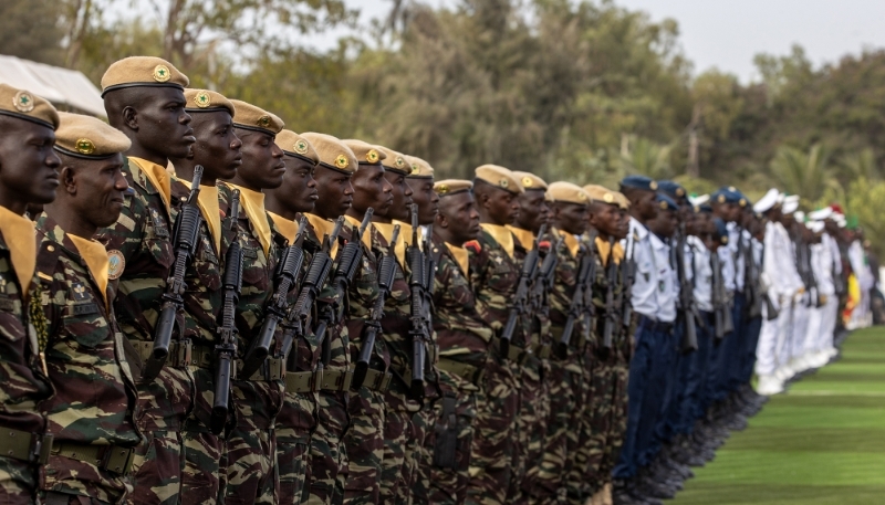 Des soldats des Forces armées du Sénégal au camp militaire de Thiaroye, à 15 km à l'est de Dakar, au Sénégal, le 1er décembre 2024.