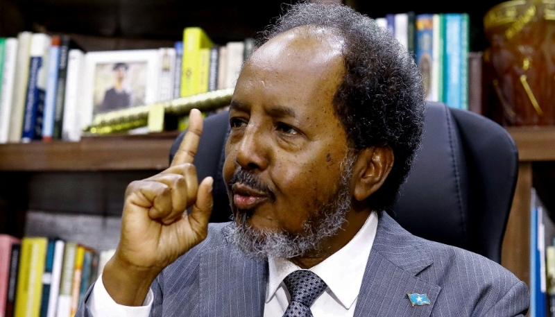 Le président somalien Hassan Sheikh Mohamoud, dans son bureau à Mogadiscio en février 2024.