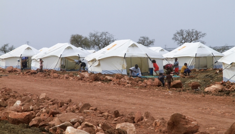 Des Soudanais déplacés de l'État de Sennar se sont installés près de la ville de Gedaref, dans l'est du Soudan, le 14 juillet 2024. 