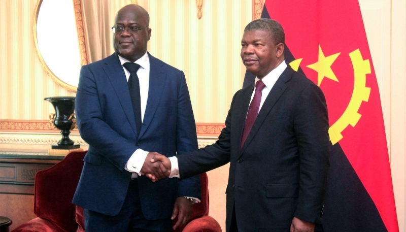 Le président congolais Félix Tshisekedi (à gauche) et son homologue angolais, Joao Lourenco (à droite), à Luanda, en février 2019. 