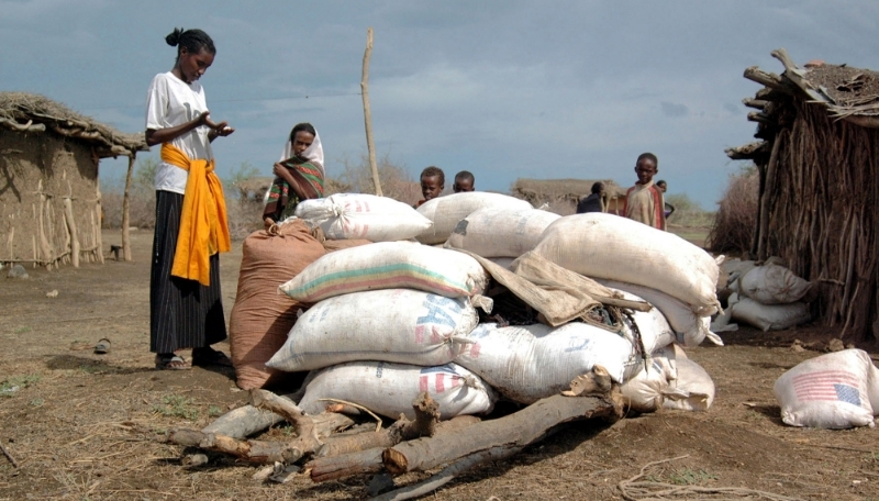 Sacs de nourriture de l'USAid à Borena, dans la région d'Oromia, Éthiopie, en 2006.