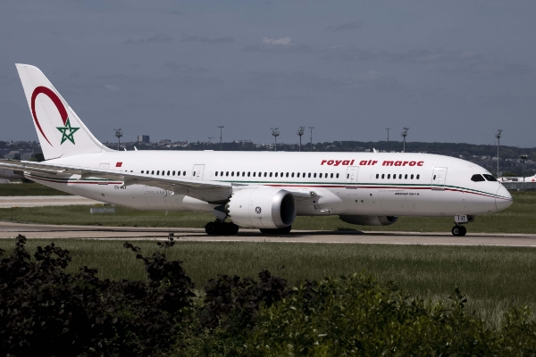 Un Boeing 787 de la Royal Air Maroc à l'aéroport parisien d'Orly